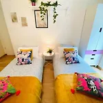 Bright And Airy 3 Bedroom With Terrace&Parking