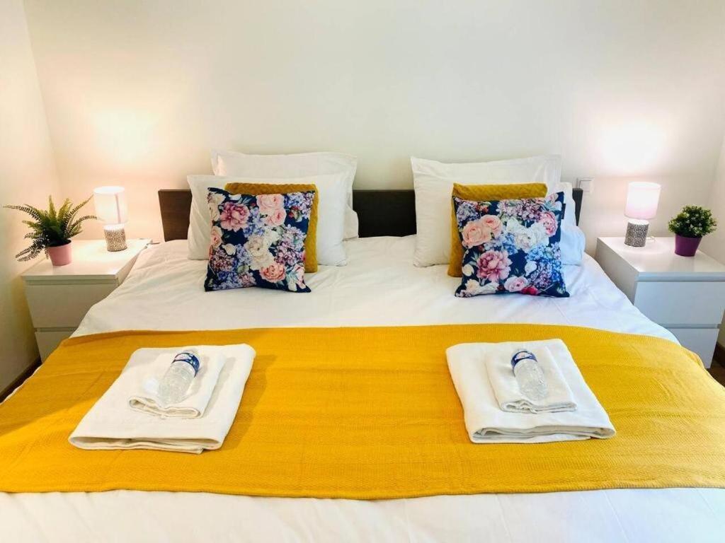 Bright And Airy 3 Bedroom With Terrace&parking Appartement
